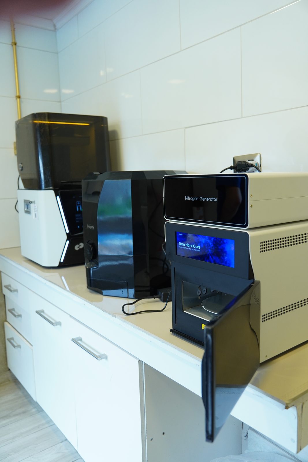 Equipamiento del laboratorio Auraline: generador de nitrógeno e impresión 3D
